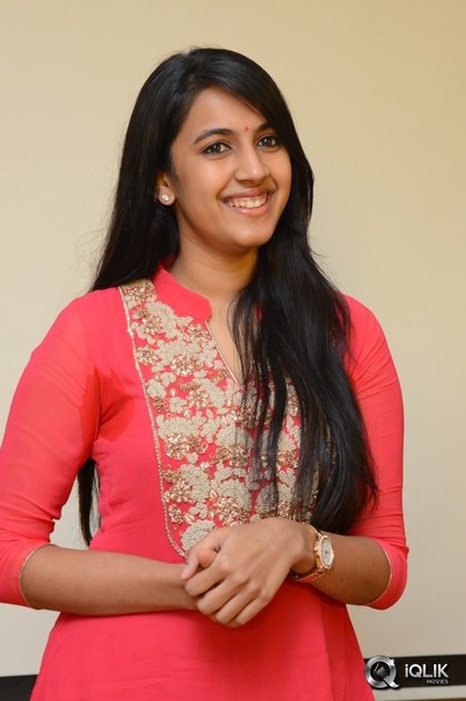 Niharika-Konidela-Interview-About-Oka-Manasu